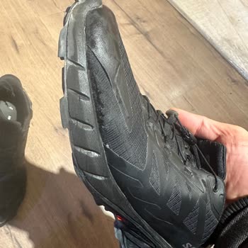 Salomon Ayakkabı Ünlü Markanın Ayakkabısının Kısa Sürede Deforme Olması