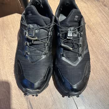 Salomon Ayakkabı Ünlü Markanın Ayakkabısının Kısa Sürede Deforme Olması