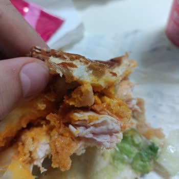 Cajun Corner Çiğ Tavuk Geldi