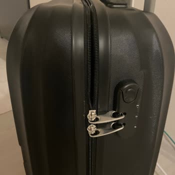 Kalitesiz Fermuarlı Kiğılı Valiz Ve Talebimi Yanıtsız Bırakan UPS