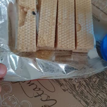 Eti Gıda Eti Hoşbeş'in İçinden Çıkan Siyah Cisim