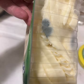 BİM'in Küflü Peyniri