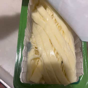 BİM'in Küflü Peyniri