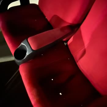 Avşar Sinemaları Sinema Sonrasında Temizlik Yapılmıyor