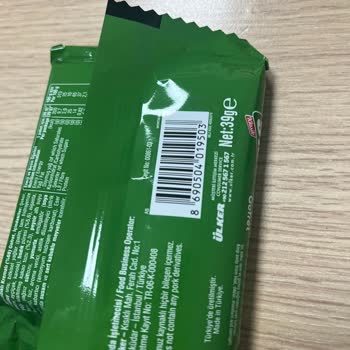 Ülker 9 Kat Tat Gofretin Üst Katı Da Yok