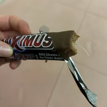 Eti Gıda Eti Maximus'un İçinden Plastik Çıktı