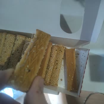 BİM'den Aldığım Lezzethane Yağlı Gevreğin İçinden Çıkan Kıllı Cisim