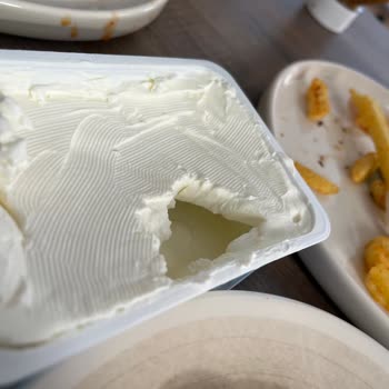 Pınar Et ve Süt Marketten Alınan Beyaz Peynirin Altı Boş Çıktı