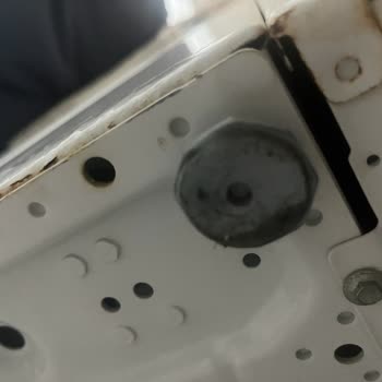 Bosch Çamaşır Makinesi Deterjan Çekmecesi Yüzünden Paslanma