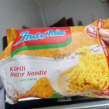 Indomie Körili Hazır Noodle İçinde Kurt Çıktı