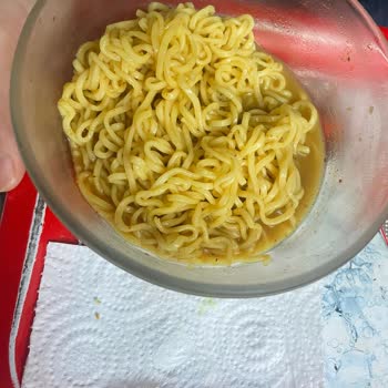 Indomie Körili Hazır Noodle İçinde Kurt Çıktı