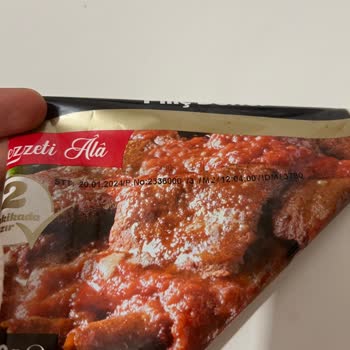 Lezita Piliç Döner İçinden Yerken Metal Ve Plastik Cisimler Çıktı.