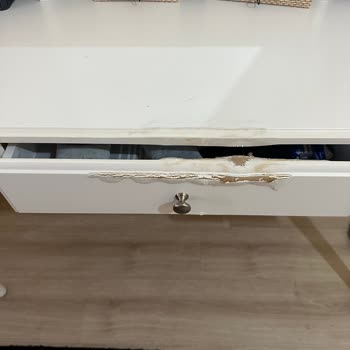 IKEA Makyaj Masası Deforme Oldu