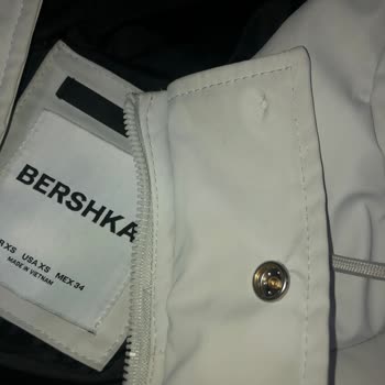 Bershka Montun Çıtçıt Düğmesi Koptu.