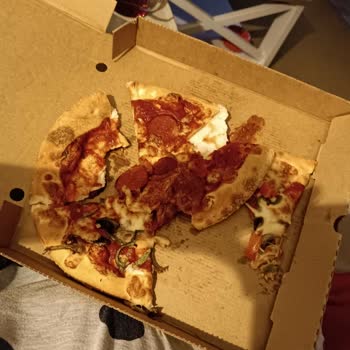 Pizza Hut Lens İstanbul Pişmanlığı Muhatap Kim