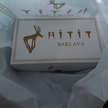 Hitit Baklava'da Satıcı Amcanın Suratı...