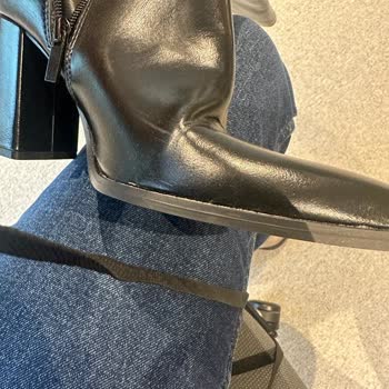 Stradivarius Yarım Gün Giydiğim Üzeri Kırılan Çizmesini İade Almadı