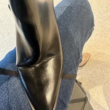 Stradivarius Yarım Gün Giydiğim Üzeri Kırılan Çizmesini İade Almadı