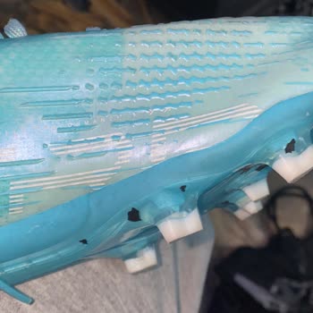 Kramponx.com Kramponx'den Alınan Krampon 2 Maç Sonra Adeta Spray Boya Gibi Aktı