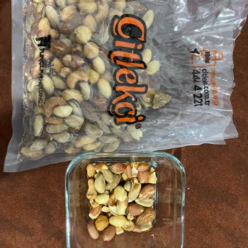 Çitlekçi Çerezlerinden Çıkan Taş