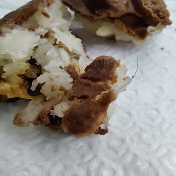Şölen Çikolatadan Kıl Çıktı.