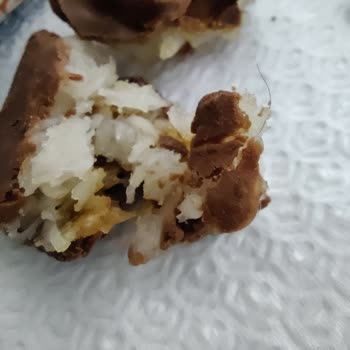 Şölen Çikolatadan Kıl Çıktı.