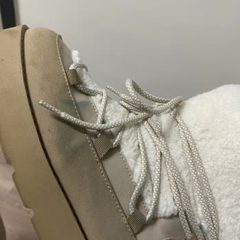 Pull And Bear Bot Rengi Attı