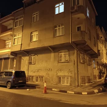 İBB - İstanbul Büyükşehir Belediyesi Sokak Aralarına Duba Konulması