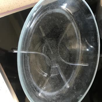 Profilo Bulaşık Makinesinin Bulaşıkları Çizmesi