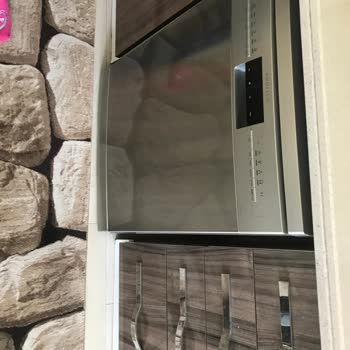 Profilo Bulaşık Makinesinin Bulaşıkları Çizmesi