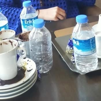 Kahve Dünyası Masada Ki Boşlar Ve Atıklar