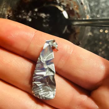Burger King Çikolatalı Sufleden Aluminyum Cisim Çıktı