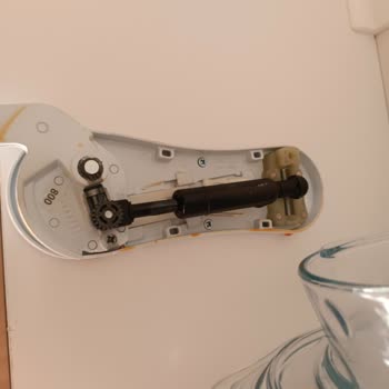 Samet A. Ş Mutfak Dolap Kapağı Arızası