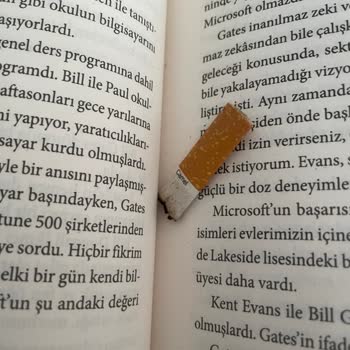 D&R Gönderilen Kitabın İçinden İzmarit Çıktı