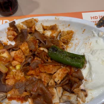 HD İskender 1 Porsiyon İskender Et Değil Yoğurtlu Pide Yiyoruz