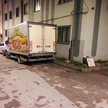 Börekçi Şevket Sokak Arası Büyük Araç Parkı
