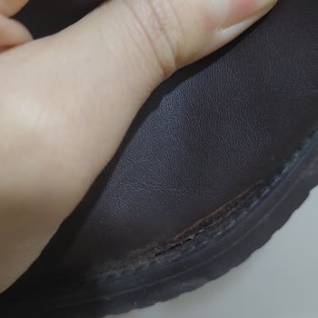 Nine West 1 Ay Olmadan Yanları Açıldı