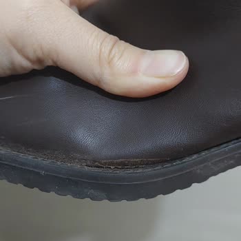 Nine West 1 Ay Olmadan Yanları Açıldı