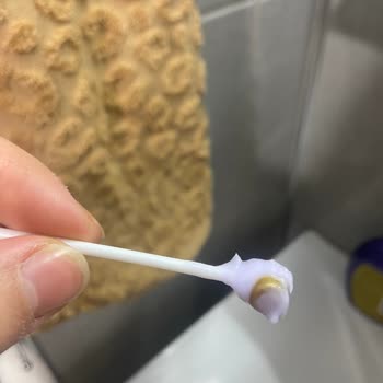 OGX Marka Saç Kreminin İçinden Tıpa Çıkması