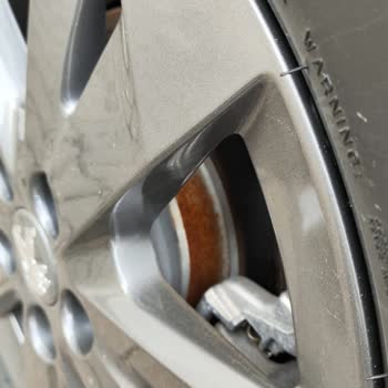 Peugeot Yeni Teslim Edilen Araçta Pas Ve Fabrika Kusurları