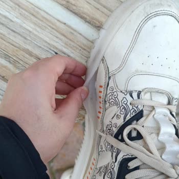 North Of Wild Ayakkabı Birkaç Giyişte Patladı, Üstüne Para Alındı