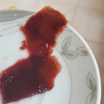 Migros Vişne Reçelinin İçinden Çıkan Yabancı Cisim