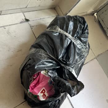 Sürat Kargo'da Paketlerimiz Parçalanıyor Personelin Umuru Değil.