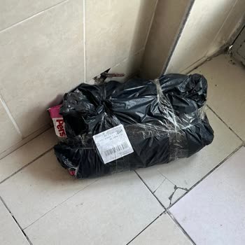 Sürat Kargo'da Paketlerimiz Parçalanıyor Personelin Umuru Değil.