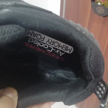 Skechers İki Ay Olmadan Yırtılan Ayakkabı