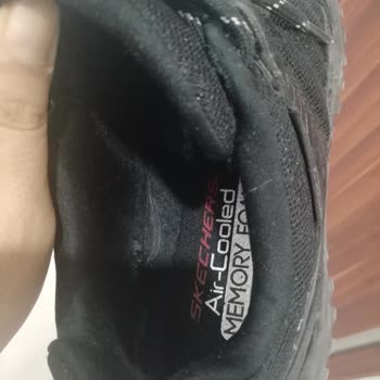 Skechers İki Ay Olmadan Yırtılan Ayakkabı