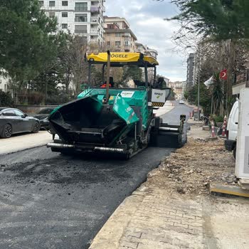 Belediye İsfalt Çalışanlarının İş Yerimin Önünü Çöplüğe Çevirmesi