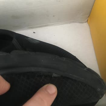 Greyder Tanınmış Ayakkabı Markasının Ürün Kalitesi Şikayeti