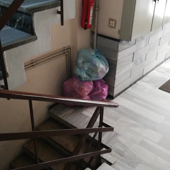 Kadıköy Belediyesi Geri Dönüşüm Torbaları Toplanmıyor!