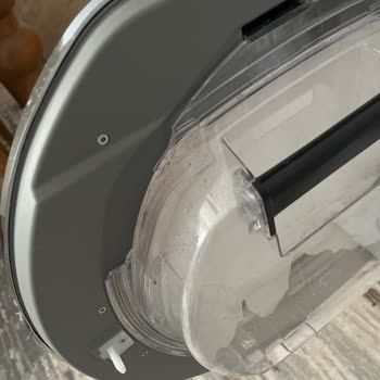 Hoover Kullanım Sonrası Suyun Biriktiği Kapak Kırıldı!...